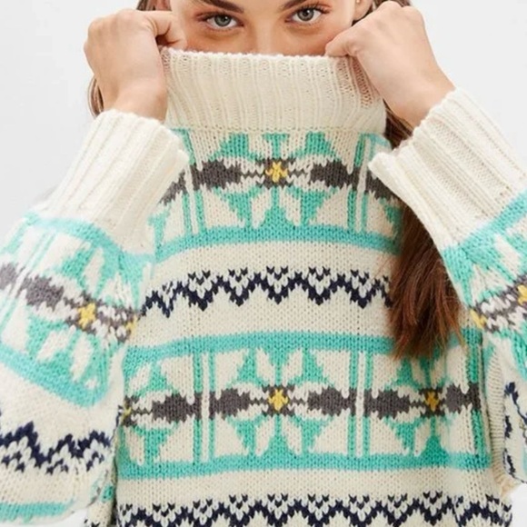 AE Oversized Fairisle Snowdrift Mock Neck Sweater - Picture 2 of 7